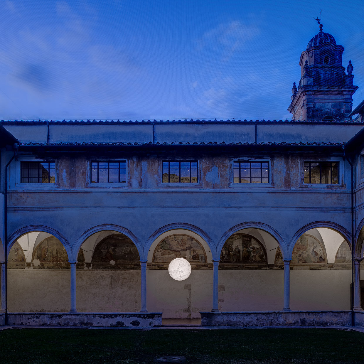Instalación en Pietrasanta | © Davide Groppi srl | All Rights Reserved