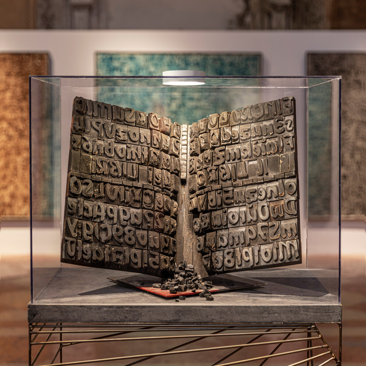 "La Scrittura come Enigma" 展览 | © Davide Groppi srl | All Rights Reserved