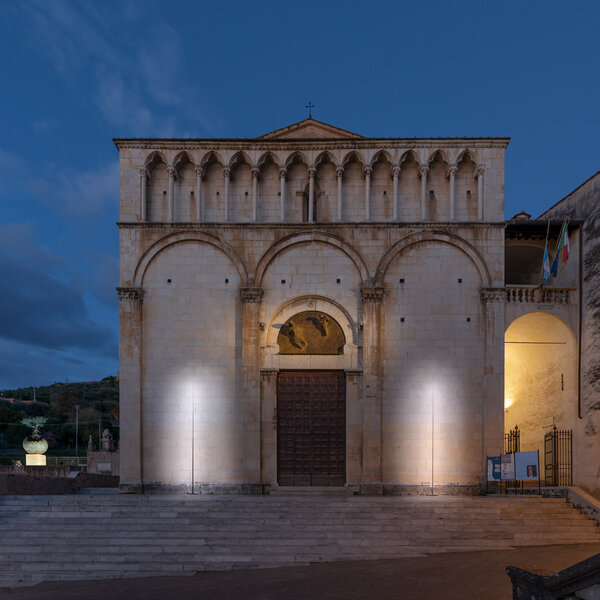 Instalación en Pietrasanta | © Davide Groppi srl | All Rights Reserved